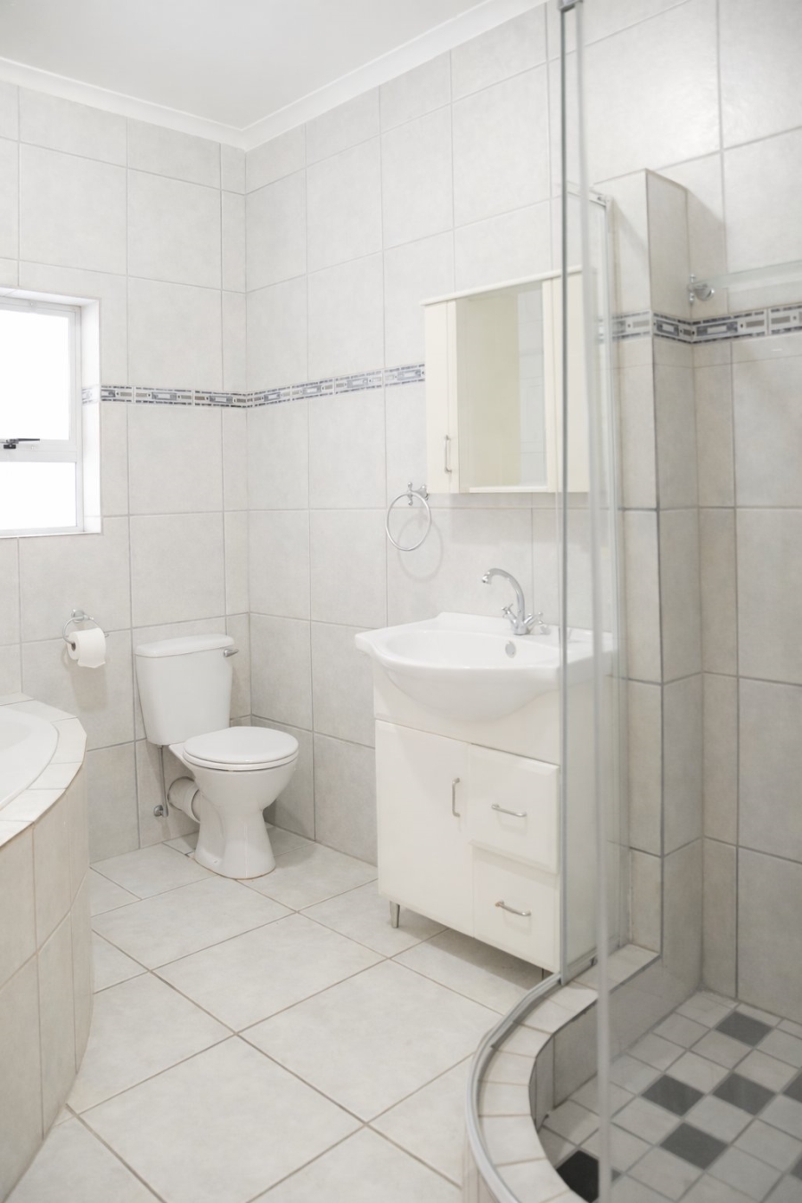 5 Bedroom Property for Sale in McDougall